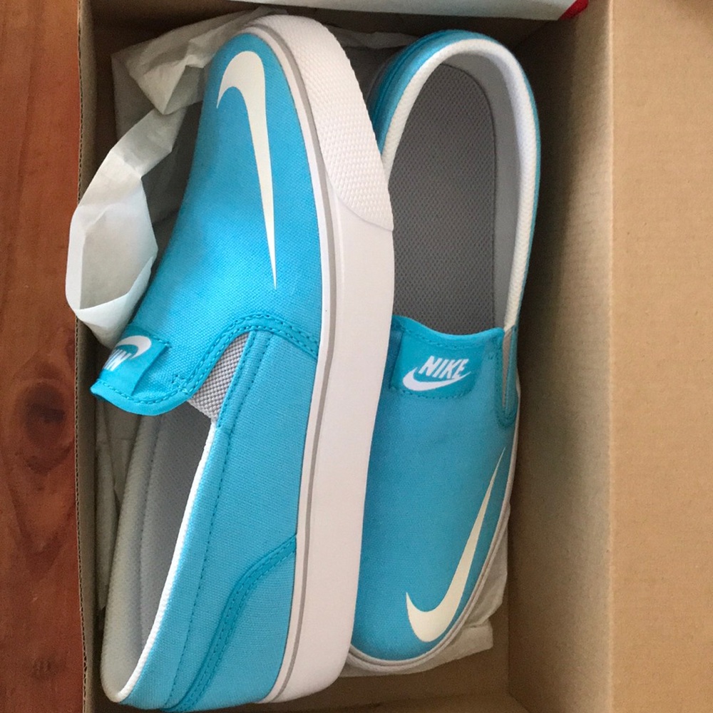 Nike slipon never been worn